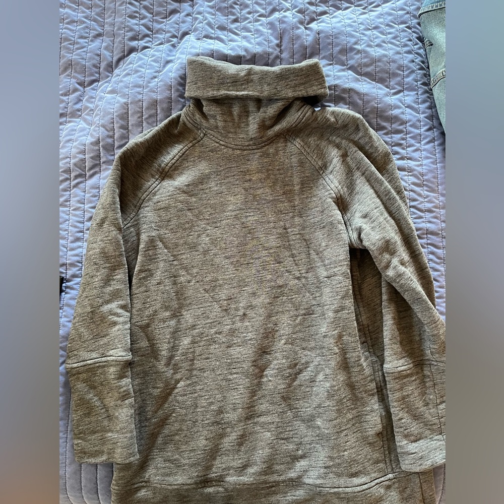 Lululemon Sweatshirt